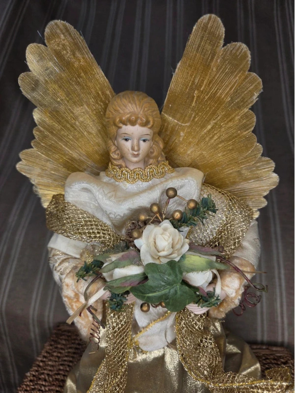 Angel Tree Topper - Picture 2 of 3